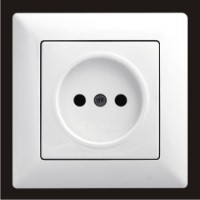 Розетка одинарная Gunsan Visage белый VS 28 11 113 Розетка одинарная Gunsan Visage белый VS 28 11 113