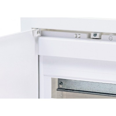 Металопластиковий щит ECG14 12+2 М з металевими білими дверцятами.